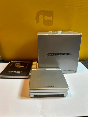 Gameboy advance SP zilver met box & manuals