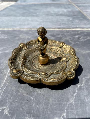 manneken pis beschikbaar voor biedingen