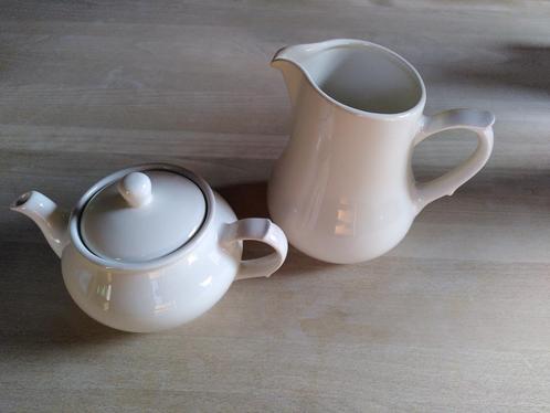 Royal Boch theepot en waterkan, Antiek en Kunst, Antiek | Keramiek en Aardewerk, Ophalen