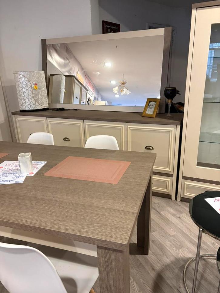 Eetkamer set volledig 2 models 600 euro per model !!!, Huis en Inrichting, Complete inboedels, Ophalen