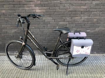 TREK T500 MIDSTEP L MATTE UMBRA METALLIC 28inch 55cm, Fietsen en Brommers, Fietsen | Dames | Damesfietsen, 53 tot 56 cm, Versnellingen