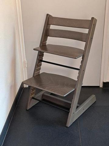 Stokke Tripp Trapp kinderstoel NIEUW MODEL in hazy grey  beschikbaar voor biedingen