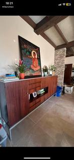 Retro dressoir / kast in houtfineer met metalen accenten, Huis en Inrichting, Kasten | Dressoirs, Ophalen, Zo goed als nieuw, Met deur(en)