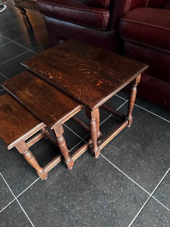 Set van 3 massief houten nesttafels – rustieke uitstraling, Antiek en Kunst, Antiek | Meubels | Tafels, Ophalen