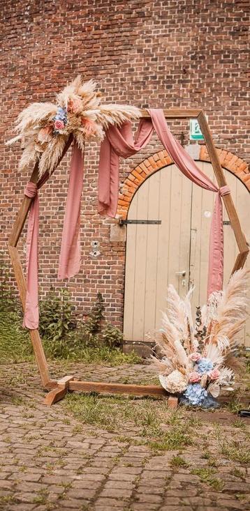 Trouwboog beschikbaar voor biedingen