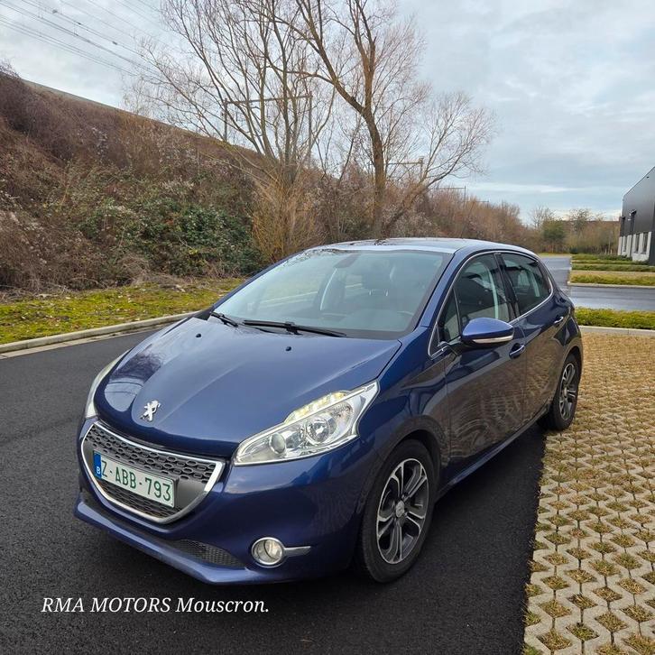 Peugeot 208 1.6 e-Hdi 92ch Allure boite auto / cuir / pano, Autos, Peugeot, Entreprise, Achat, ABS, Airbags, Air conditionné, Alarme