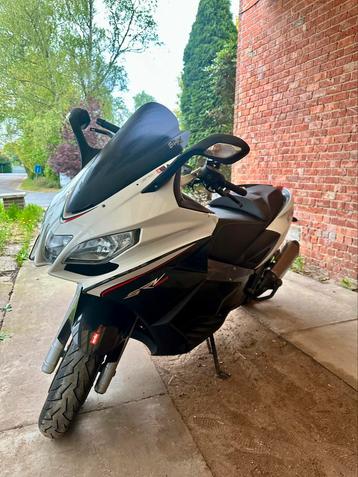 Aprilia srv850 abs beschikbaar voor biedingen