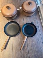 2 vintage potten en 2 vintage pannen Le creuset, Huis en Inrichting, Keuken | Potten en Pannen, Ophalen, Gebruikt, Gietijzer, Keramische plaat