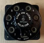 WO2 - RAF Aircraft Bomb & Fuzing Selector - Broad Arrow, Ophalen of Verzenden, Luchtmacht, Overige typen