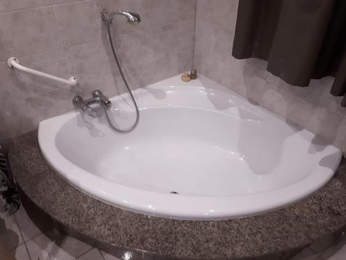 Baignoire d'angle Ducholux + robinet Grohe & douchette, Maison & Meubles, Salle de bain | Salle de bain complète, Utilisé, Avec baignoire