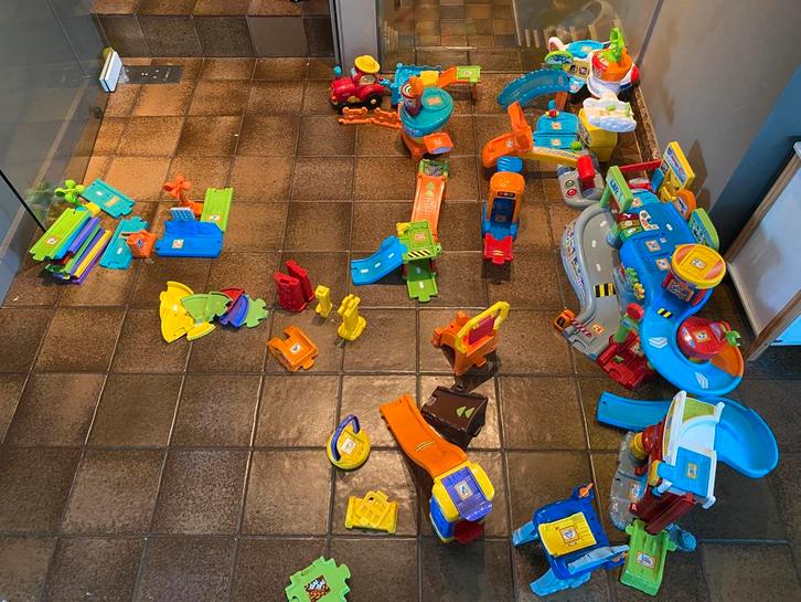 Vtech toet toet cars, grands lots de divers, Enfants & Bébés, Jouets | Vtech, Comme neuf, Enlèvement