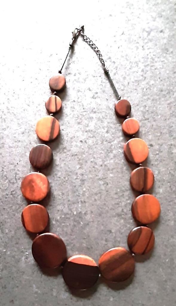 Te koop: Mooi geschenk: Mooie houten ketting verstelbaar., Handtassen en Accessoires, Kettingen, Zo goed als nieuw, Overige materialen