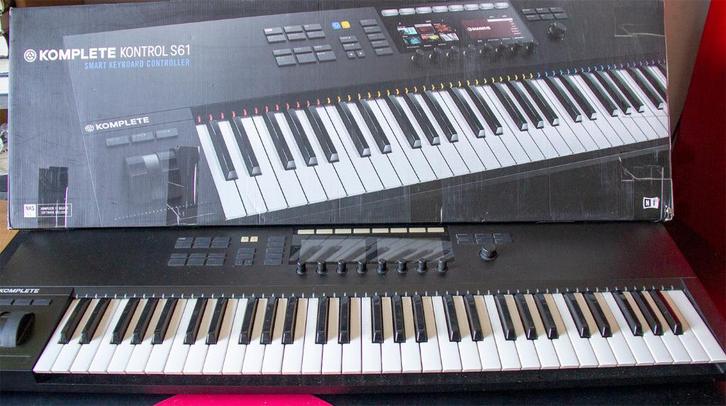 Komplete Kontrol 61 MKII, Muziek en Instrumenten, Midi-apparatuur, Zo goed als nieuw, Ophalen of Verzenden