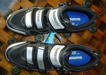 Chaussures route Shimano R086 homme neuves (pointure 43)