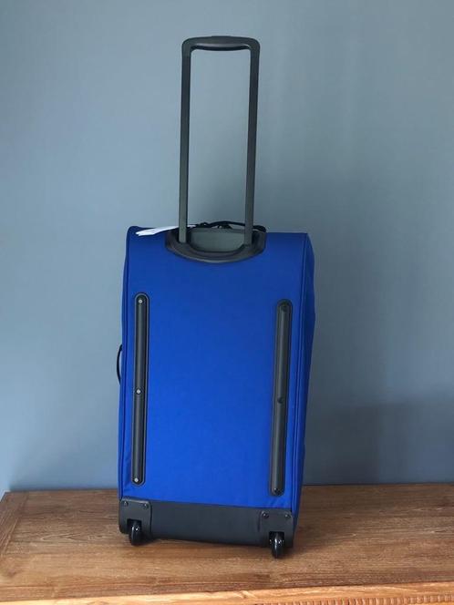 EASTPAK Koffer/reistas - Nieuw, Handtassen en Accessoires, Koffers, Nieuw, Overige materialen, 60 tot 70 cm, 35 tot 45 cm, Uitschuifbare handgreep