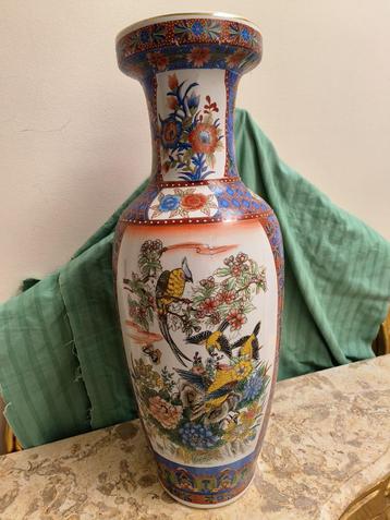 Grote Chinese vaas (61cm hoog) beschikbaar voor biedingen