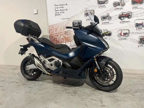 Honda Forza 750 met topcase (btw moto) (bj 2021), Motoren, Motoren | Honda, Bedrijf, Scooter, meer dan 35 kW