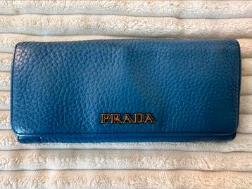 Prada portemonnee portefeuille , zeer goede conditie.  beschikbaar voor biedingen
