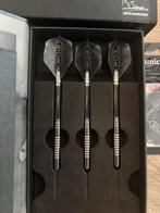 Unicorn noir darts dimitri van de bergh, Sport en Fitness, Darts, Ophalen, Zo goed als nieuw, Pijlen