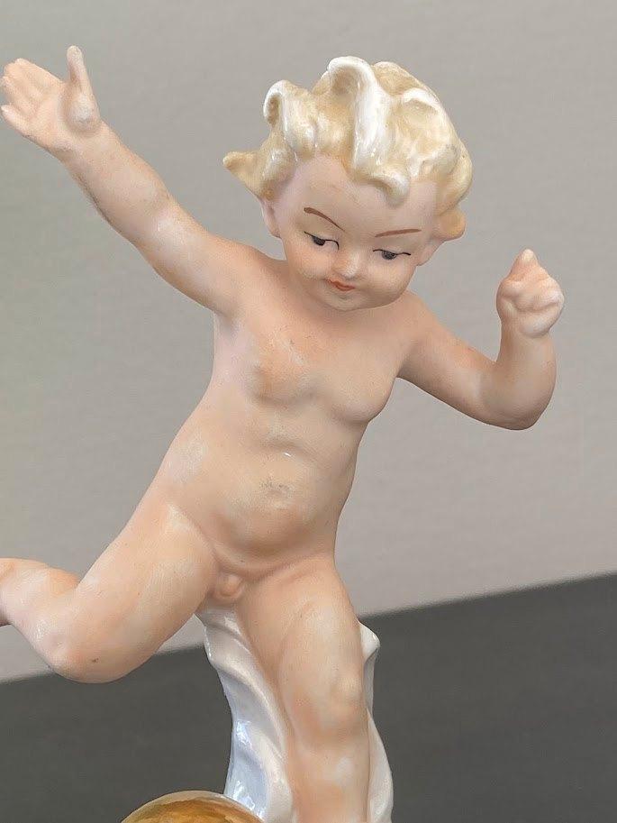 Gemerkt Duits retro porseleinen Art Deco beeldje, Antiek en Kunst, Antiek | Porselein, Ophalen