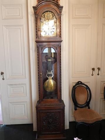 Horloge ancienne, Enlèvement