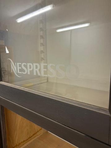 NESPRESSO MEUBLE VITRINE  beschikbaar voor biedingen