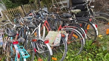 Les vélos en tant que pièces détachées ou à remettre à neuf  disponible aux enchères