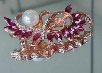 Geërfd. Oude Mooi Grote Broche.   beschikbaar voor biedingen