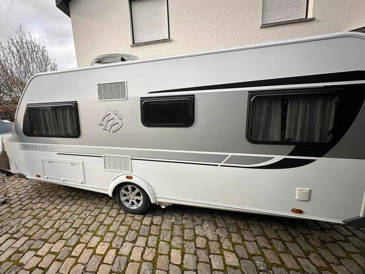 Knaus Sudwind 500FU te koop, Caravans en Kamperen, Caravans, Particulier, tot en met 4, 1250 - 1500 kg, Rondzit, Knaus, Frans bed