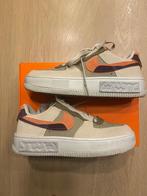 Nike sneakers, Kleding | Dames, Nieuw, Sneakers, Nike, Beige