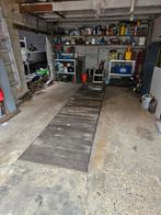 Grand garage avec  fosse + grenier 9m