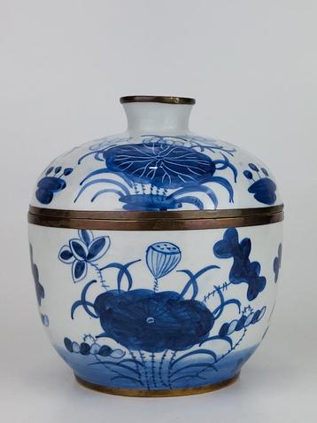 Chinese ormolu dekselpot beschikbaar voor biedingen