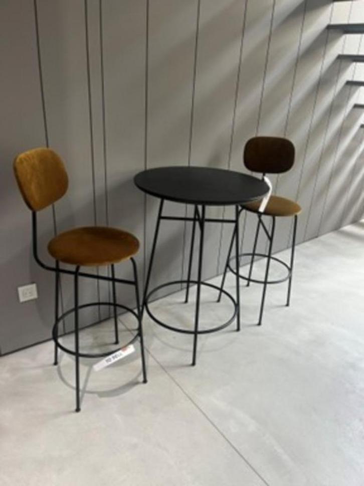 Audo -  Bar Set High table + 2 velvet chairs, Huis en Inrichting, Barren, Zo goed als nieuw, Inclusief barstoelen, Ophalen