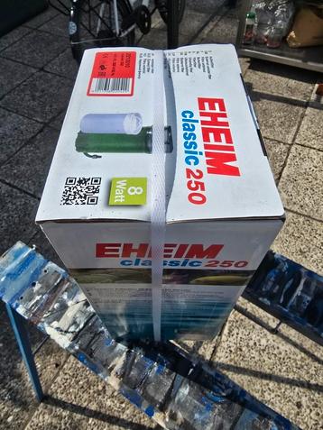 Eheim pomp Nieuw filter vulling in de doos  beschikbaar voor biedingen
