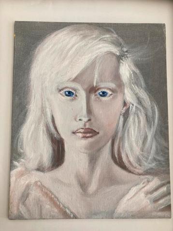 Buitengewoon mooi portret van een albino meisje.  beschikbaar voor biedingen