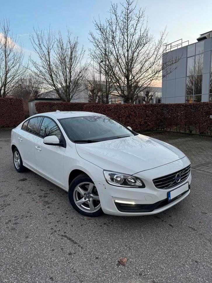 Volvo S60 2017 – 1.5 essence automatique, Autos, Volvo, Particulier, V60, Essence, Berline, 5 portes, Automatique, Blanc, Enlèvement
