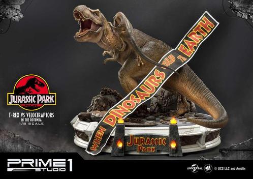 Prime 1 T-Rex vs. Velociraptors in the Rotunda Statue, Verzamelen, Film en Tv, Zo goed als nieuw, Film, Beeldje, Replica of Model
