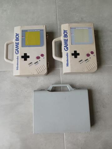 A gameboy koffer xl + grijze koffer beschikbaar voor biedingen