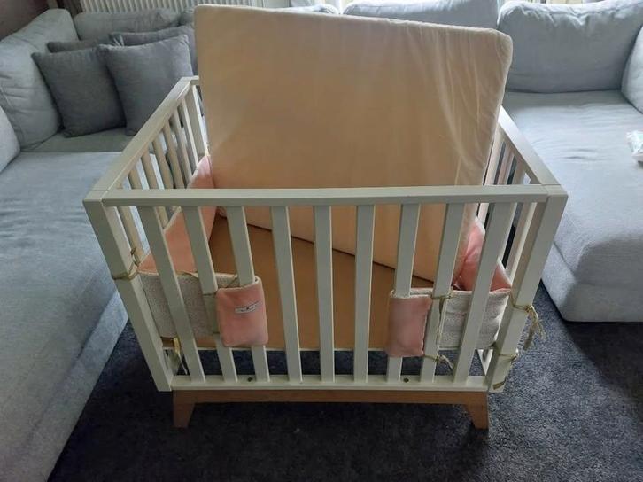 Verstelbare babybox+matras+boxtoren, Kinderen en Baby's, Babyparken, Zo goed als nieuw, Vierkant, In hoogte verstelbaar, Ophalen
