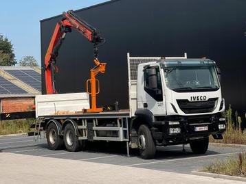 VRACHTWAGEN MET KRAAN - Euro 6 -  Automaat beschikbaar voor biedingen