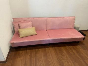 Slaapbank fluweel licht roze. Op te halen in Breda beschikbaar voor biedingen