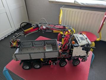 lego technic mercedes arocs 42043 beschikbaar voor biedingen