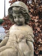 Vintage stenen tuinbeeld (meisje met puppy’s), Ophalen, Gebruikt