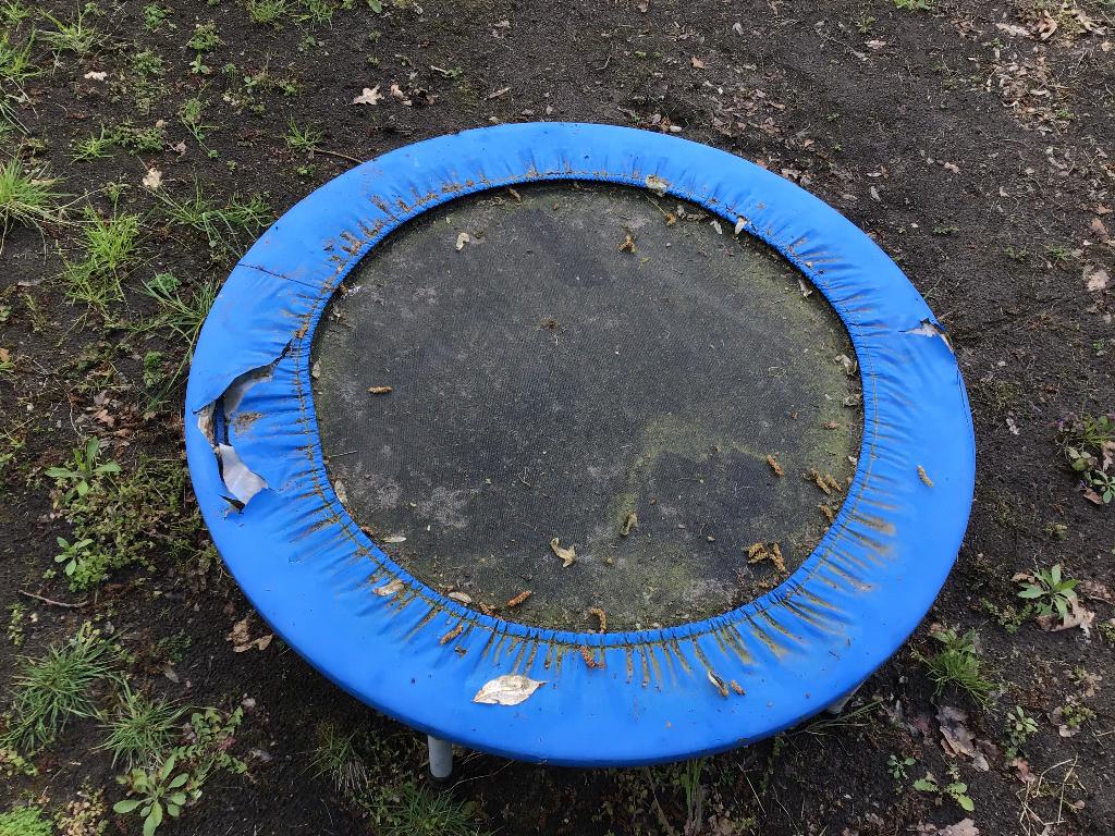 Kleine trampoline, Enfants & Bébés, Jouets | Extérieur | Trampolines, Enlèvement
