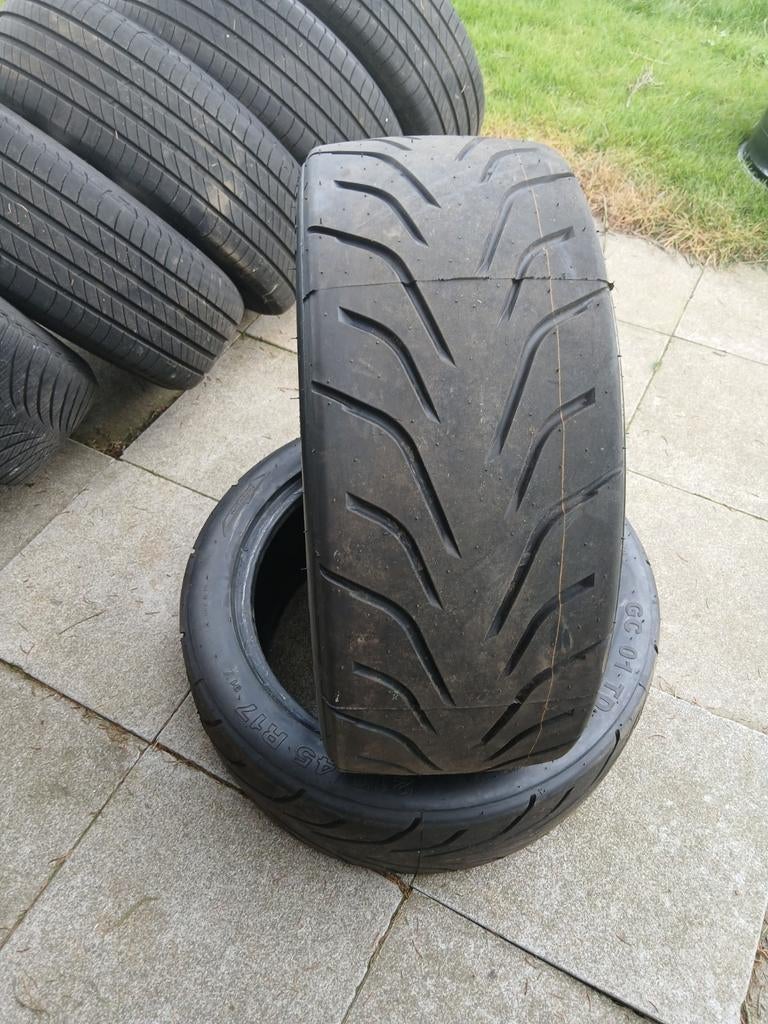 2 nieuwe semislicks RGC 215/45/17 soft, Ophalen