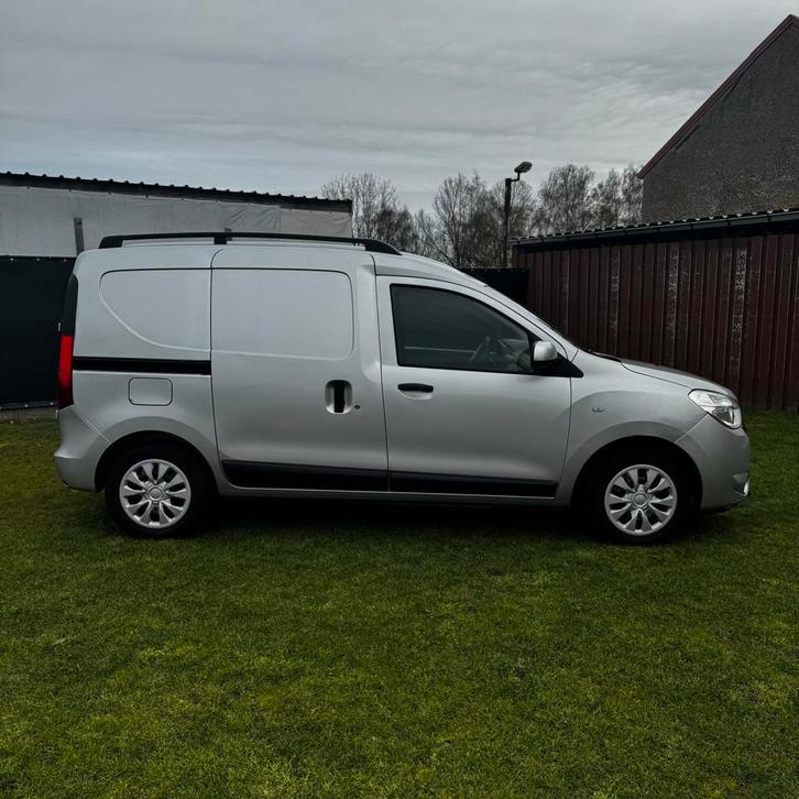 Dacia dokker 1.5 dci 2017, Auto's, Bestelwagens en Lichte vracht, Particulier, Centrale vergrendeling, Dacia, Ophalen