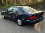Mercedes-Benz E 280, Auto's, Automaat, Achterwielaandrijving, Beige, Blauw