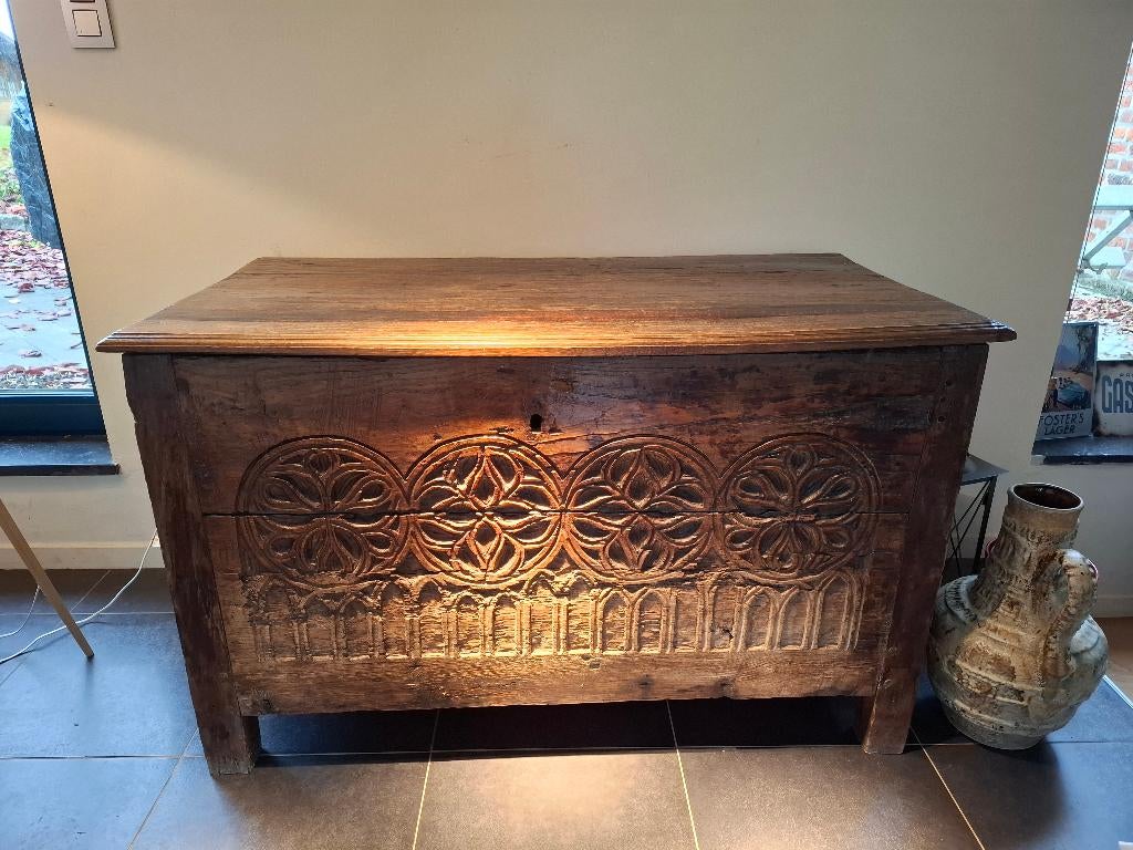 Coffre ancien en chêne massif – XVIIᵉ siècle, Enlèvement