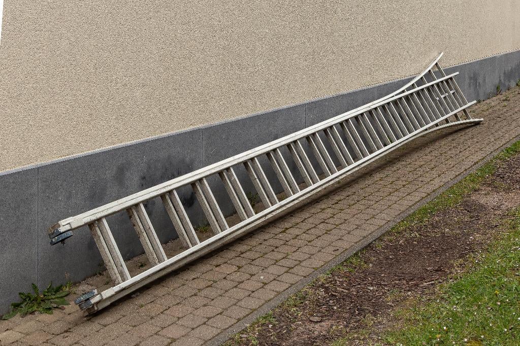 échelle double en aluminium 2x20 barreaux de large, Pliable ou rétractable/escamotable, Comme neuf, Échelle, Enlèvement