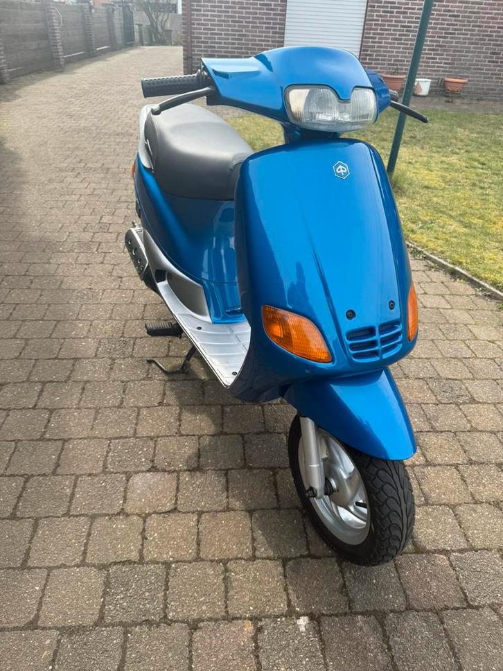 Piaggio zip, Fietsen en Brommers, Scooters | Piaggio, Zo goed als nieuw, Zip, Klasse B (45 km/u), Benzine, Ophalen
